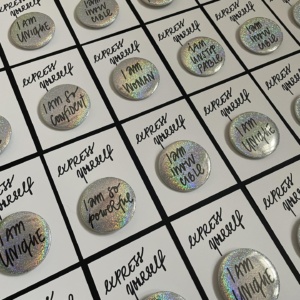 holograficke odznaky vavrova pri prilezitosti módnej prehliadky fashion week v prahe